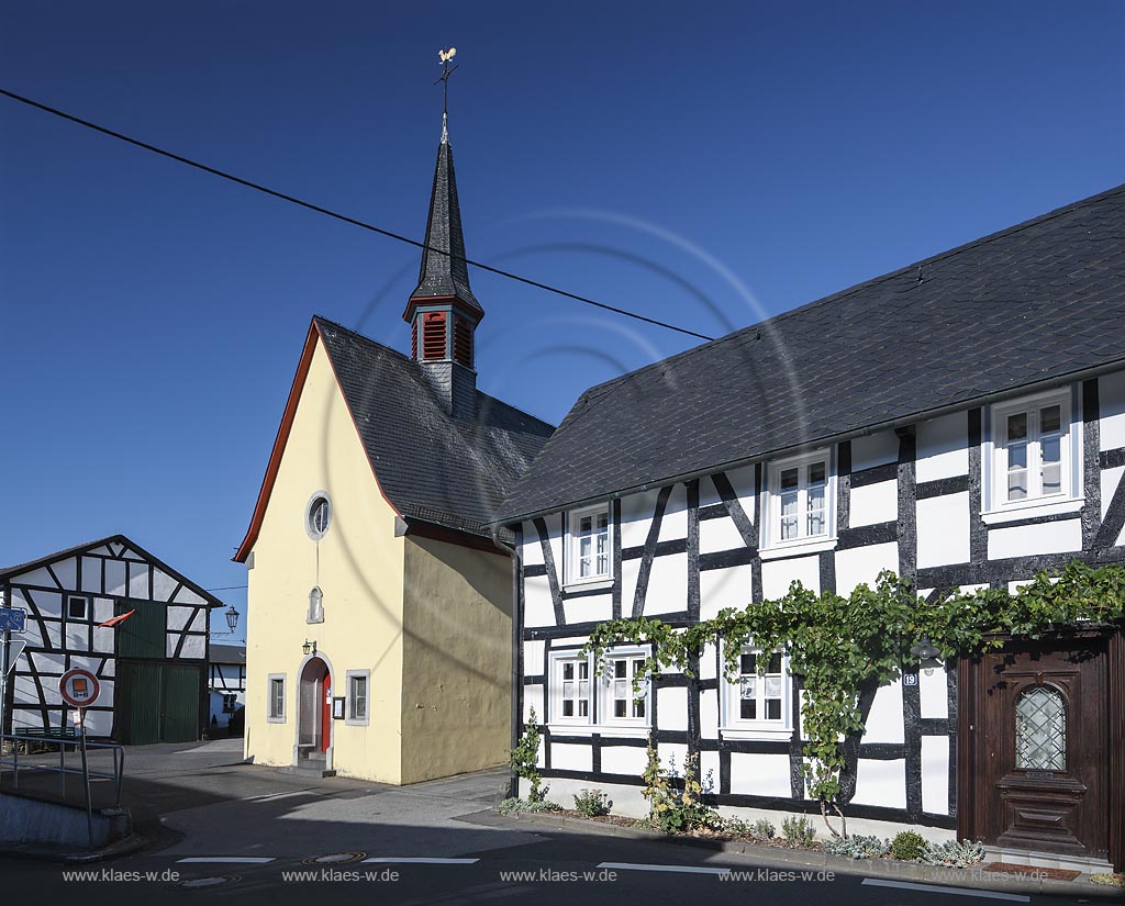 Erpel Orschberg, St.-Josef-Kapelle und Fachwerkhaus; Erpel Orschberg, chapel St.-Josef-Kapelle and frame house.