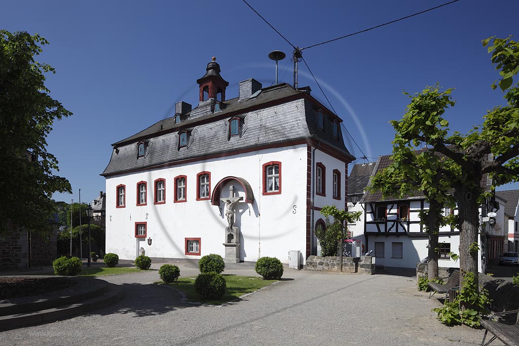 Erpel, Das Rathaus der Ortsgemeinde Erpel wurde 1780 im barocken Stil als Rathaus der Brgermeisterei Erpel von Maurermeister Franz Ignaz Freeg entworfen und gebaut; Erpel, the city hall was build 1780 from Franz Ignaz Freeg