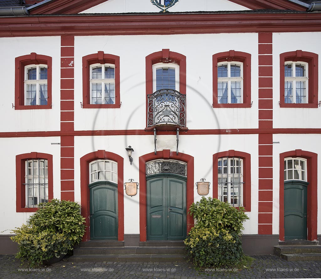 Erpel, Das Rathaus der Ortsgemeinde Erpel wurde 1780 im barocken Stil als Rathaus der Brgermeisterei Erpel von Maurermeister Franz Ignaz Freeg entworfen und gebaut; Erpel, the city hall was build 1780 from Franz Ignaz Freeg