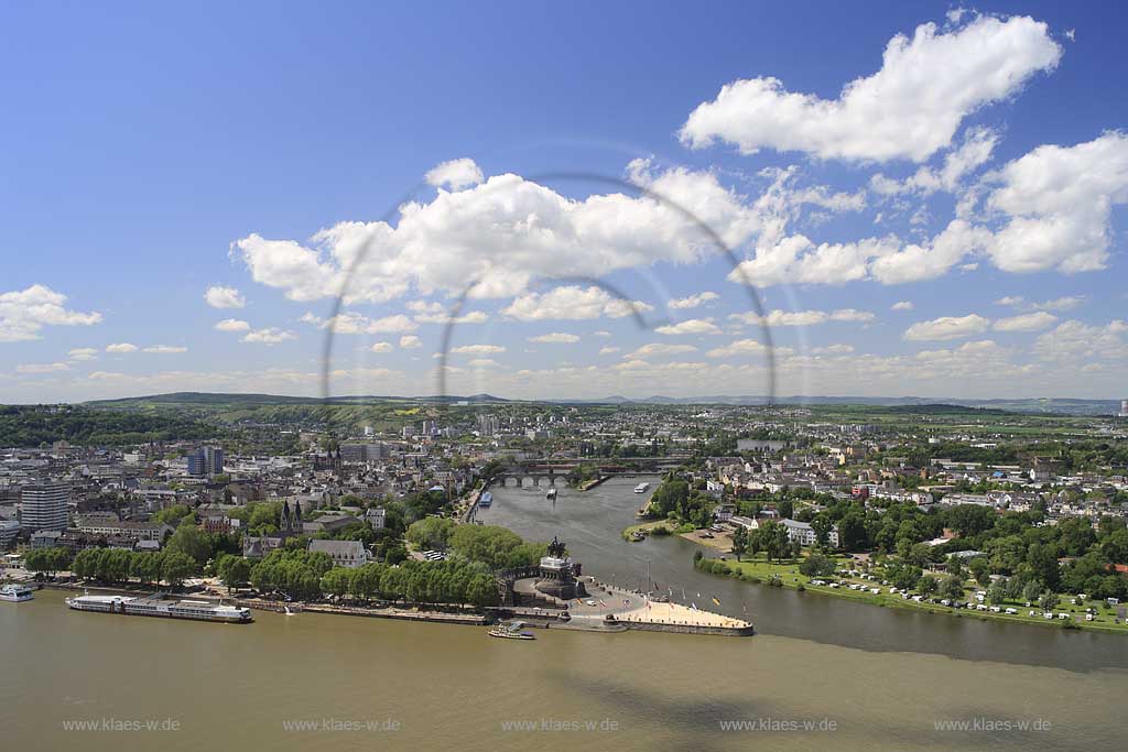 Koblenz Blick von Ehrenbreitstein auf das Deutsche Eck mit Moselmuendung in den Rhein und Reiterstandbild Kaiser Wilhelm 1; View to Deutsches Eck with Monument of  German Emperor Wilhelm I