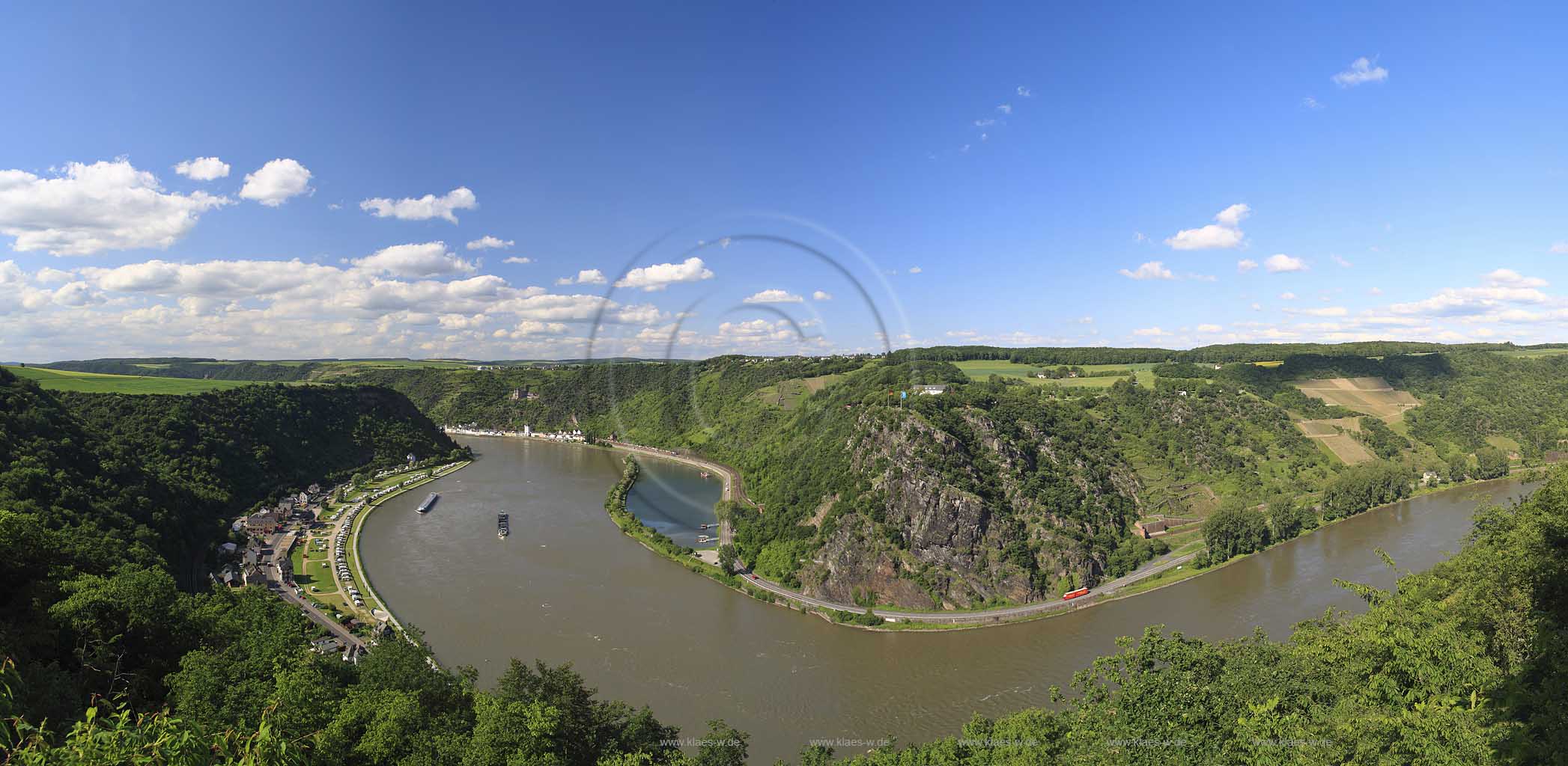 Loreleyblick, Extrem Panorama bei Urbar mit Rhein und Sankt Goarshausen mit Hafen, Hafenmole, Burg Katz und Burg Maus (linker Bildrand); Most impresssive panorama view from Urbar to Loreley rock, haven and town of St. Goarshausen with caslte Katz and Maus (left side of picture) and Rhine river with haven mole