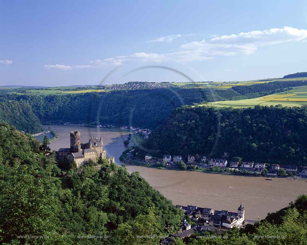 St. Goarshausen, Rhein-Lahn-Kreis, Loreley, Mittelrhein, Blick auf Burg Katz mit Rhein, Ort, Loreley Fels und Landschaft
