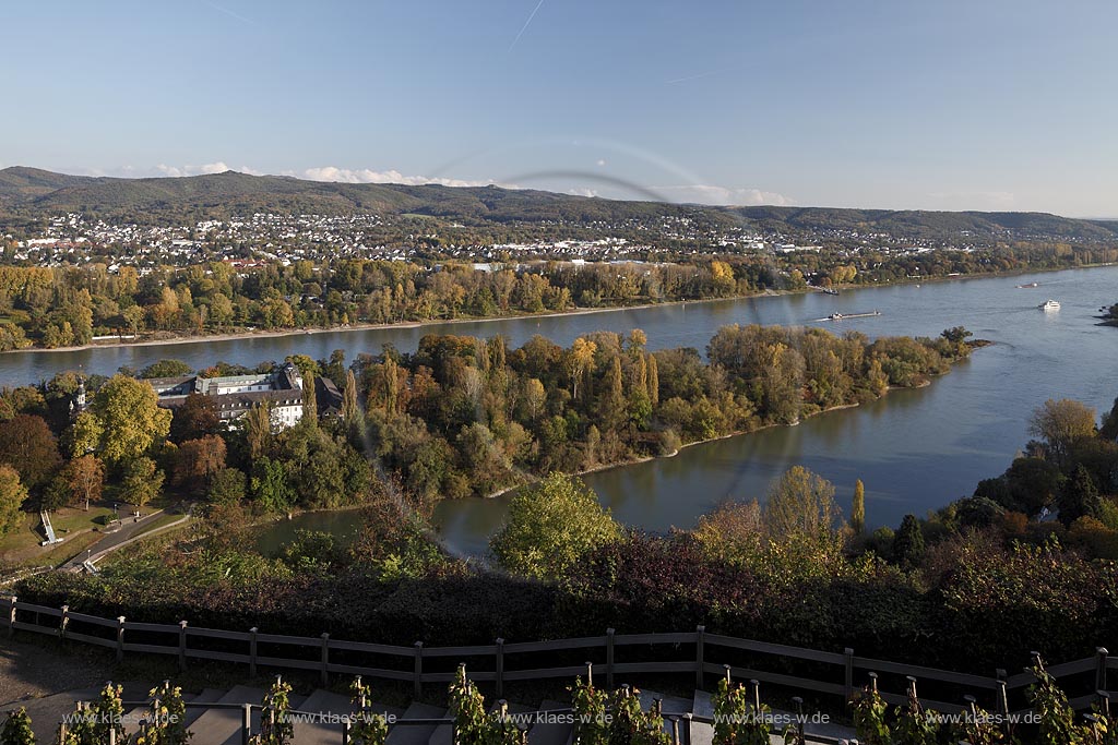 Remagen-Rolandswerth, Blick von der ehemaligen Burg Rolandseck ueber den Rhein mit Nonnenwerth, Kloster Nonnenwerth, im Hintergrund Bad Honnef; View from ruin castle Rolandseck over Rhine river, Nonenwerth, cloister, with Bad Honnef in the background