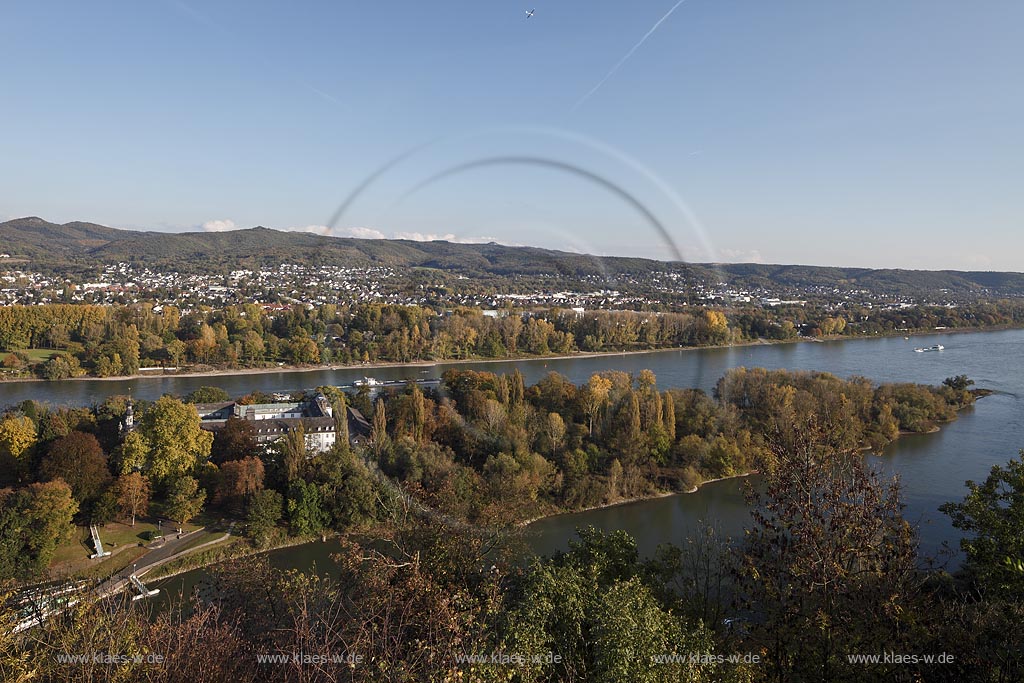 Remagen-Rolandswerth, Blick von der ehemaligen Burg Rolandseck ueber den Rhein mit Nonnenwerth, Kloster Nonnenwerth, im Hintergrund Bad Honnef; View from ruin castle Rolandseck over Rhine river, Nonenwerth, cloister, with Bad Honnef in the background