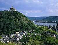 Burg Marksburg, Braubach, Rhein-Lahn-Kreis, Mittelrhein, Blick auf Burg Marksburg, Ort und Landschaft