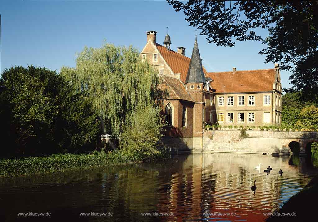Havixbeck, Kreis Coesfeld, Mnster, Muenster, Mnsterland, Muensterland, Blick auf das Drostemuseum in der Burg, Wasserburg  Hlshoff, Huelshoff 