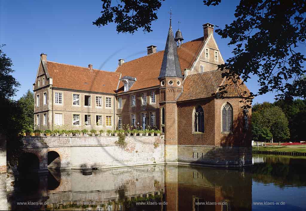 Havixbeck, Kreis Coesfeld, Mnster, Muenster, Mnsterland, Muensterland, Blick auf das Drostemuseum in der Burg, Wasserburg  Hlshoff, Huelshoff 