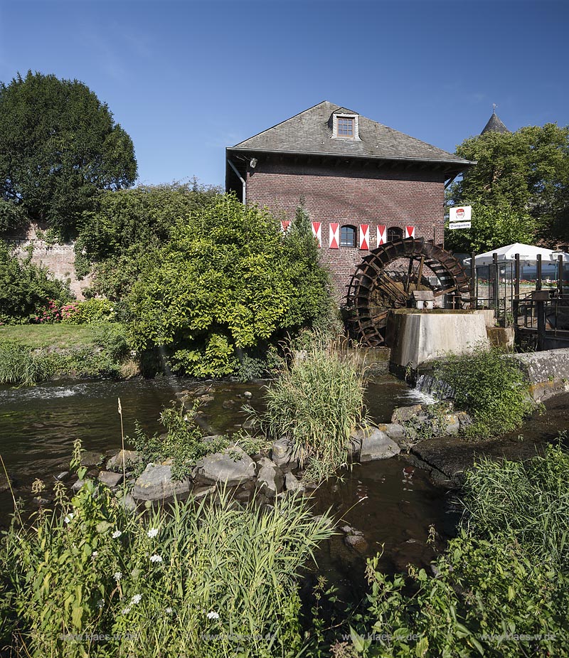 Brueggen, Bruegggener Muehle, auch Bruggener Wassermuehle oder Burgmuehle genannt, Wassermuehle mit unterschlaechtigem Wasserrad, am Unterlauf der Schwalm; Brueggen, historical watermill.