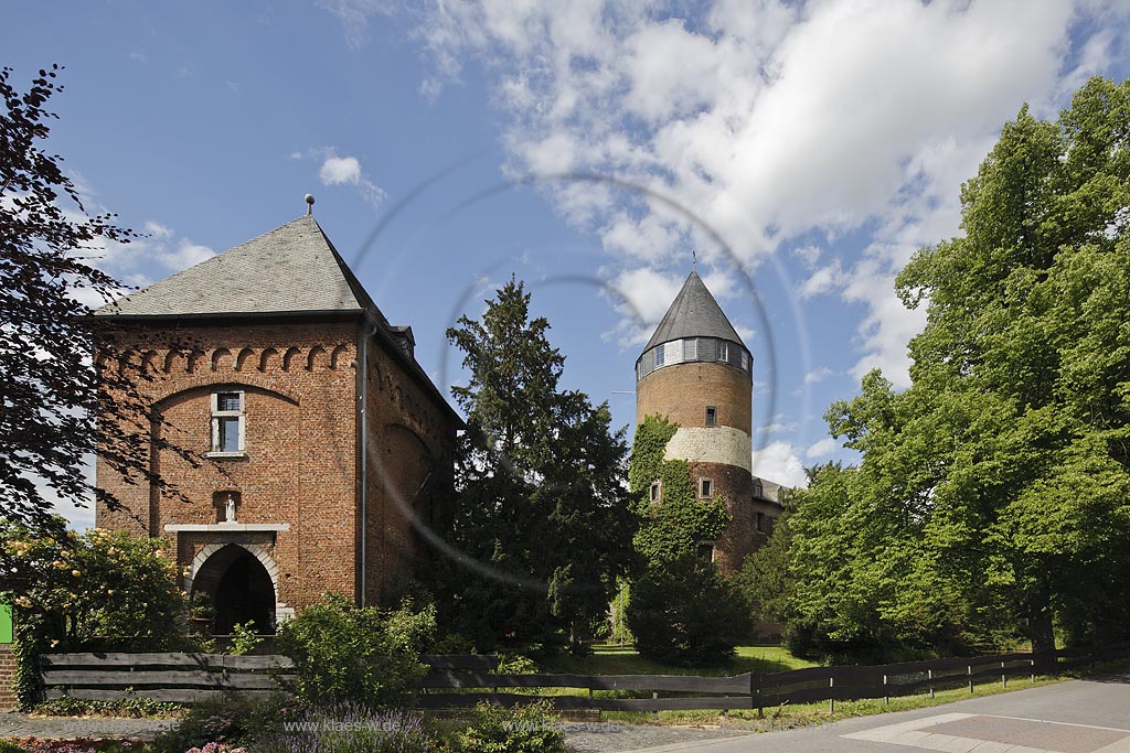 Brueggen, Wasserburg Burg Brueggen, sie war die bedeutendste Burg im Norden des Herzogtums Juelich; Brueggen, moated castle Burg Brueggen.