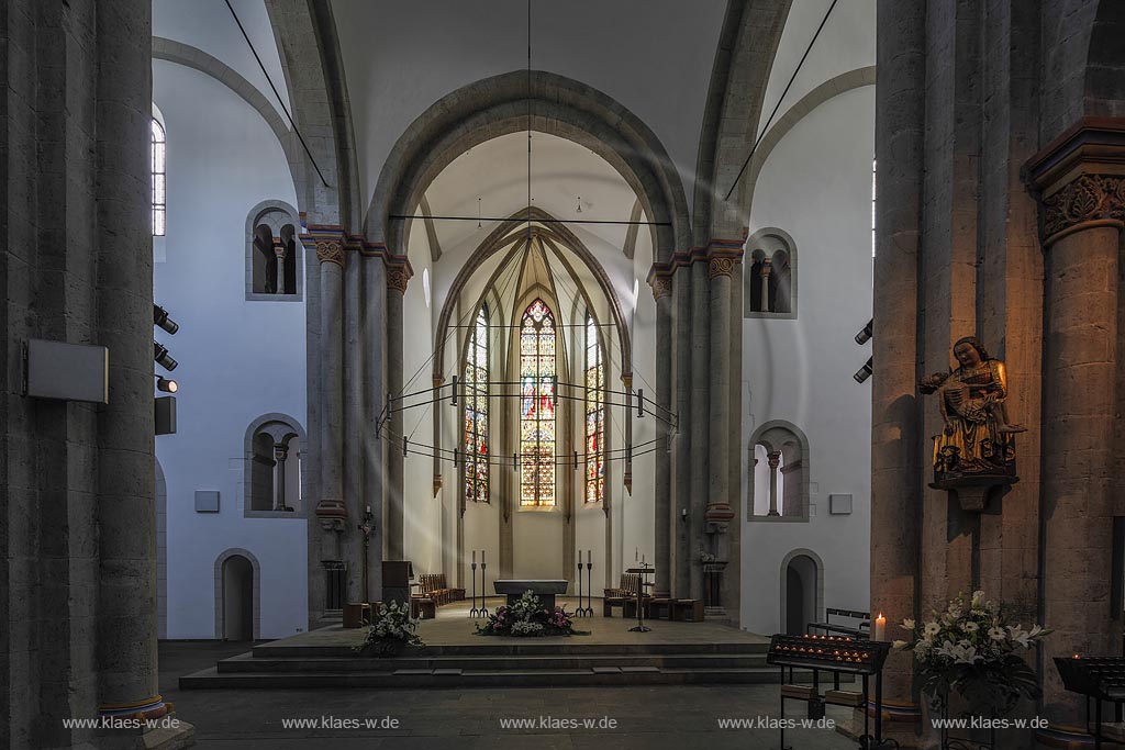 Dormagen, Kloster Knechsteden, Klosterbasilika St. Andreas, Altarblick; Dormagen, abbey Knechtsteden, basilica of the abbey St. Andreas, view to the altar.