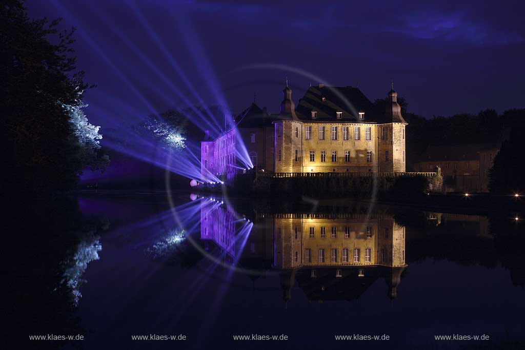 Wasserschloss Schloss Dyck in Jchen Juechen Nachtaufnahme whrend der Illumina 2008