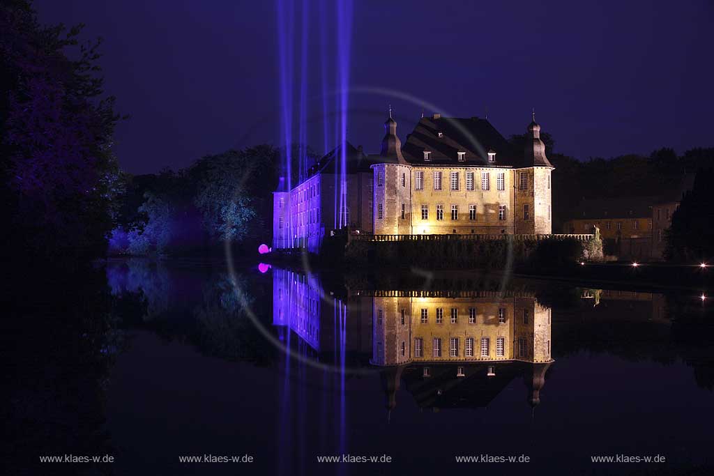 Wasserschloss Schloss Dyck in Jchen Juechen Nachtaufnahme whrend der Illumina 2008