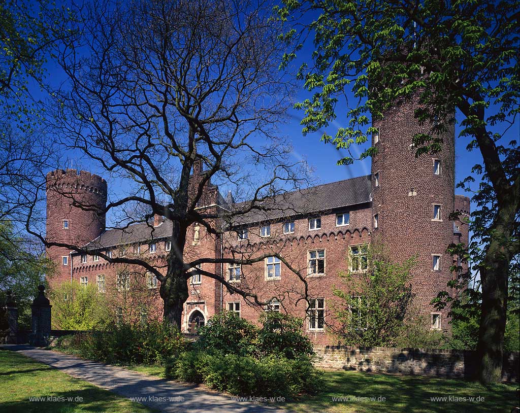 Kempen, Kreis Viersen, Niederrhein, Regierungsbezirk Dsseldorf, Blick auf Burg Kempen in Frhlingslandschaft, Fruehlingslandschaft   