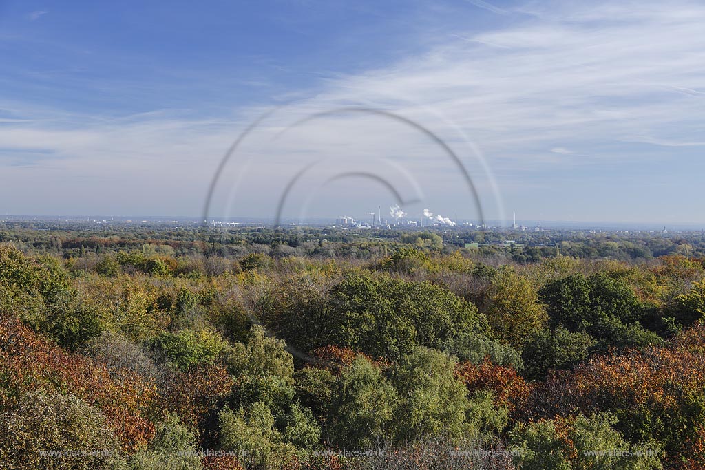 Krefeld-Huels, Blick vom Aussichsturm Johannesturm am Huelser Berg; Krefeld-Huels, view from the  look-out tower Johannesturm.