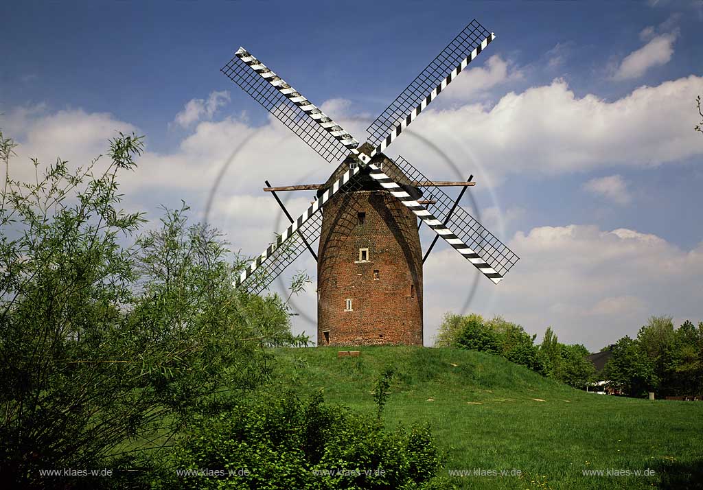 Oppum, Krefeld, Landschaftsverband Rheinland, Regierungsbezirk Dsseldorf, Niederrhein, Blick auf Windmhle, Windmuehle Geismhle, Geismuehle