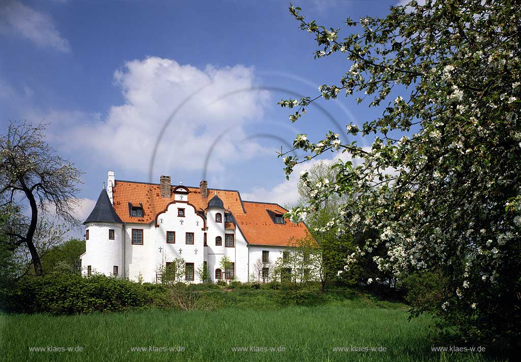 Traar, Krefeld, Landschaftsverband Rheinland, Regierungsbezirk Dsseldorf, Niederrhein, Blick auf Haus Rath und Landschaft