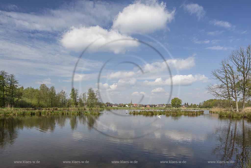 Nettetal, Naturpark Schwalm-Nette,  Grosser De-Witt-See, im Hintergrund der Ort Leuth im Fruehling mit Wolkenstimmung; Nettetal, lake Grosser De-Witt-See with village Leuth in the background.