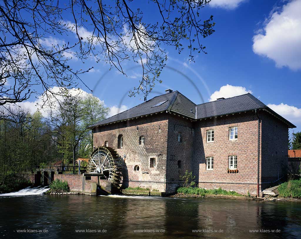 Brempt, Niederkruechten, Niederkrchten, Kreis Viersen, Niederrhein, Regierungsbezirk Dsseldorf, Blick auf Brempter Mhle, Muehle an der Schwalm   