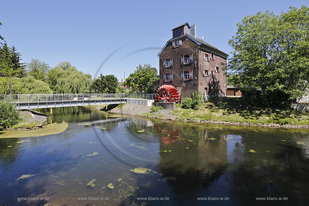 Goch, Susmuehle mit Niers, sie ist eine ehemalige Wassermuehle an der Niers;  Goch, mill Susmuehle with river Niers.