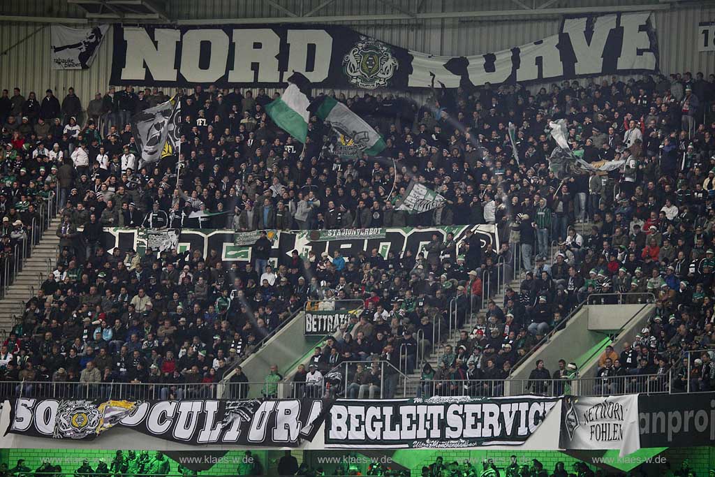 Moenchengladbach Borussiapark Stadion Innennansicht Nordkurve Tribuene mit Fans und Fahnen; Moenchengladbach Stadium internal picture with Fans of Moenchenglabach, Flags