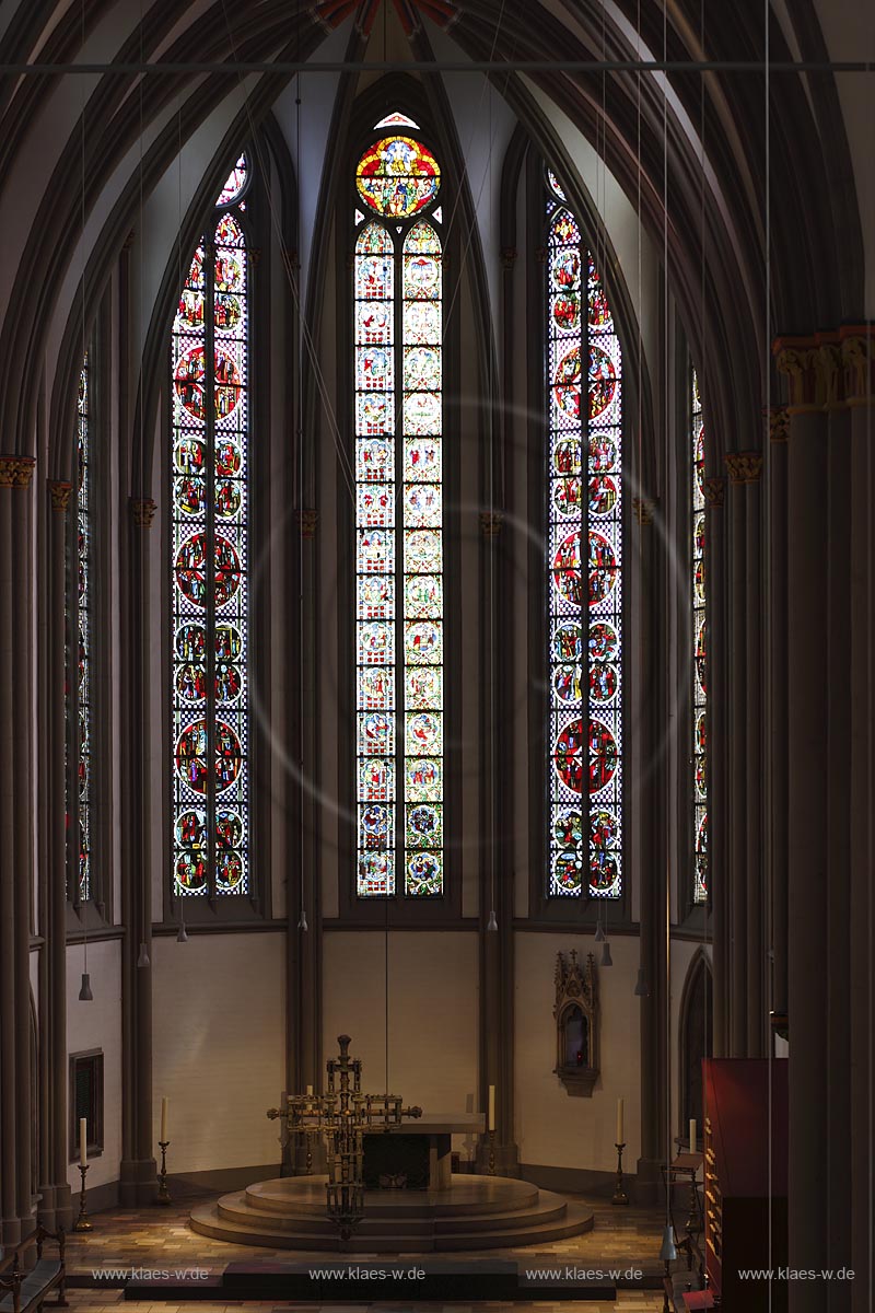 Moenchengladbach, Muenster St. Vitus, Blick  zum Chor; Moenchengladbach, minster St. Vitus, view to the chancel.