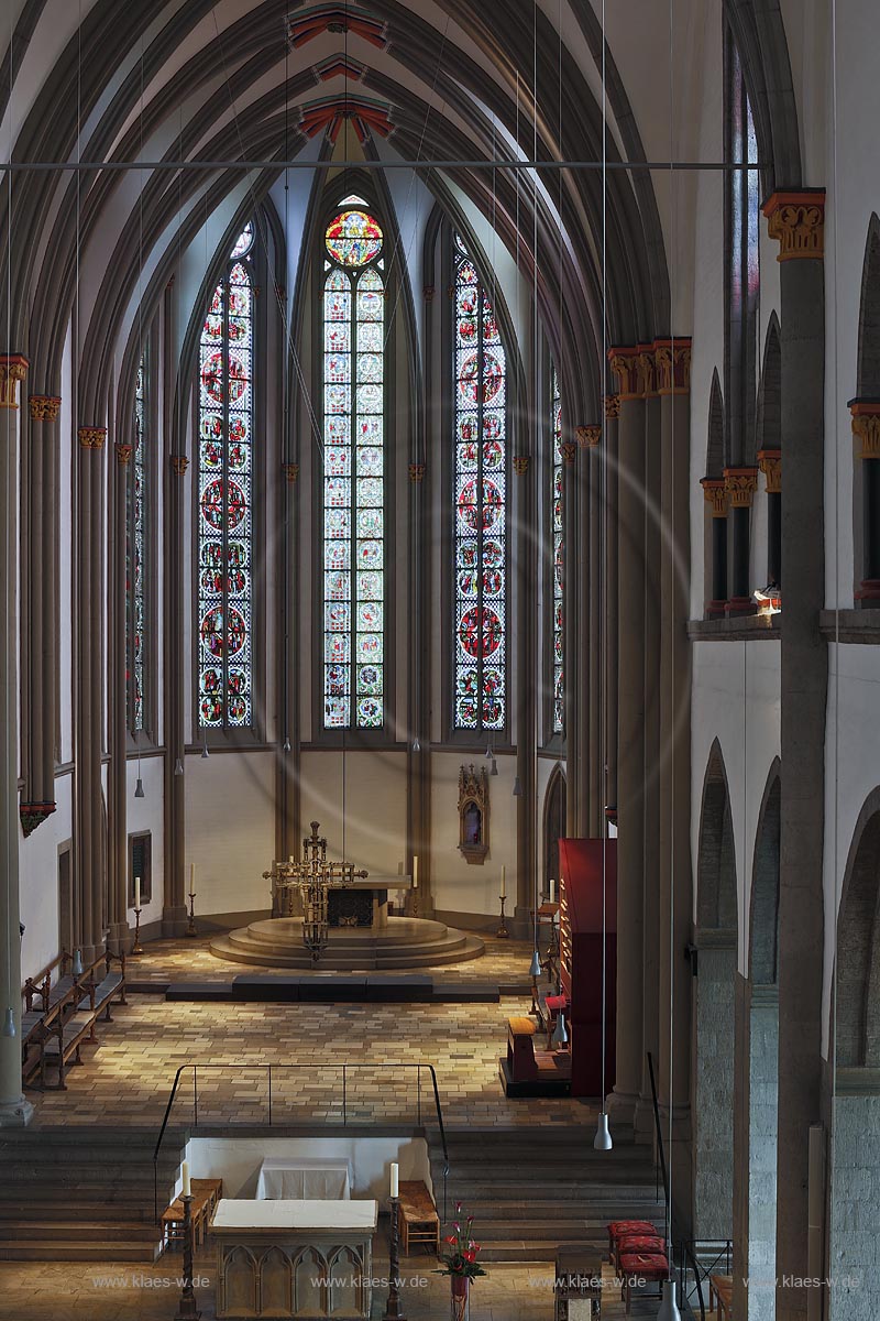 Moenchengladbach, Muenster St. Vitus, Blick  zum Chor; Moenchengladbach, minster St. Vitus, view to the chancel.