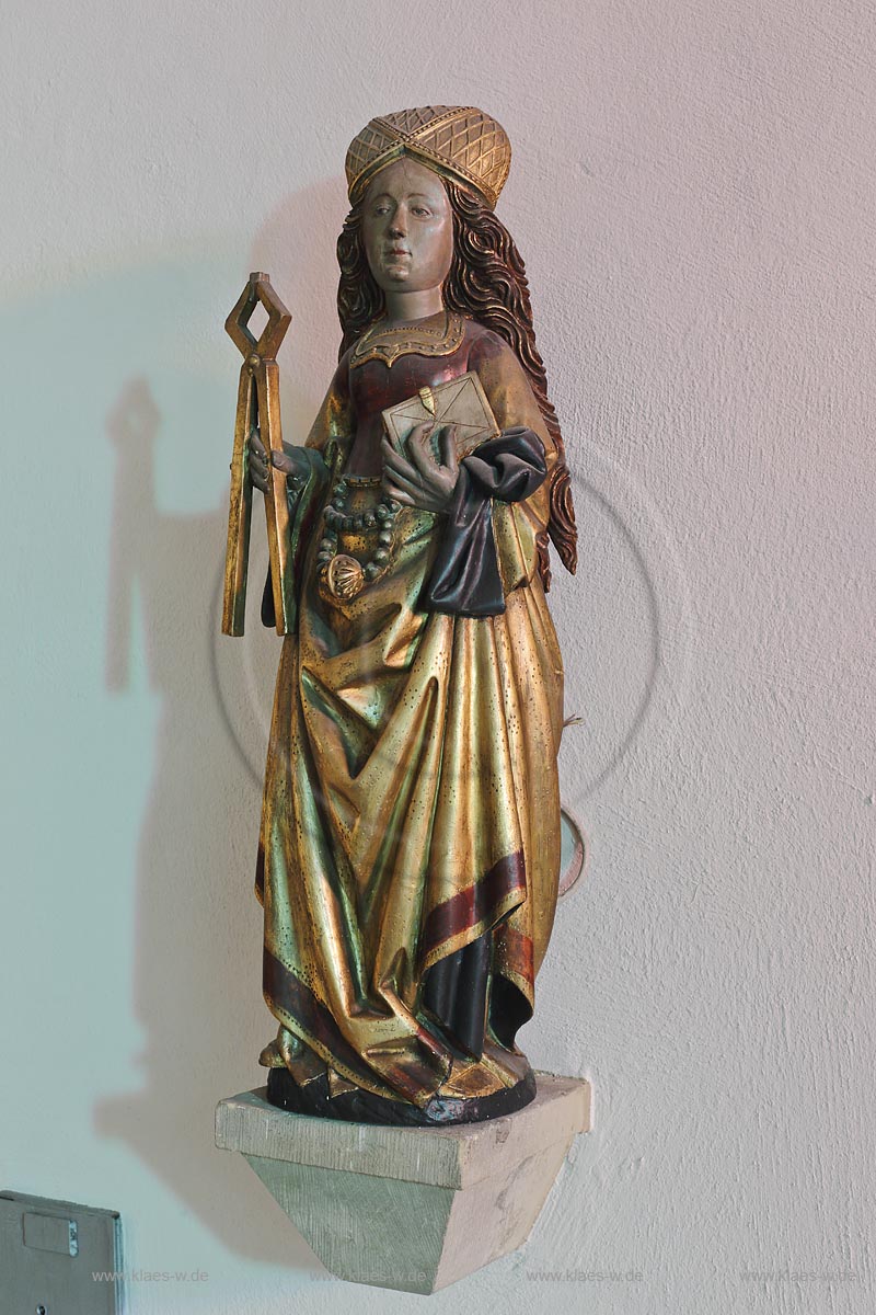 Moenchengladbach, Muenster St. Vitus, Krypta mit der heiligen Apollonia, 16. Jahrhundert;  Moenchengladbach, minster St. Vitus, the holy Apollonia, 16th century. 