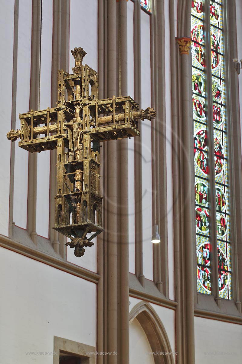 Moenchengladbach, Muenster St. Vitus, Triumphkreuz von Elmar Hillebrand, Moenchengladbach,minster St. Vitus.