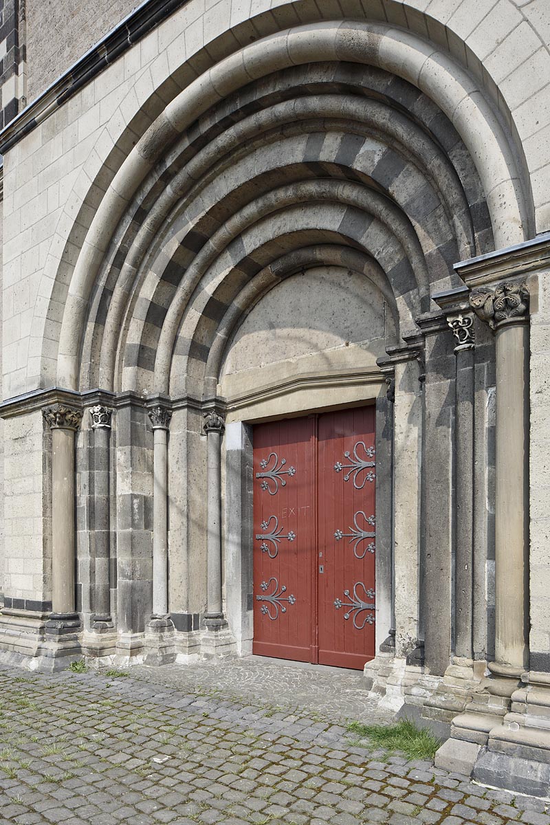 Moenchengladbach, Muenster St. Vitus, Westportal, um 1180, Moenchengladbach, minsterSt.Vitus, west portal.
