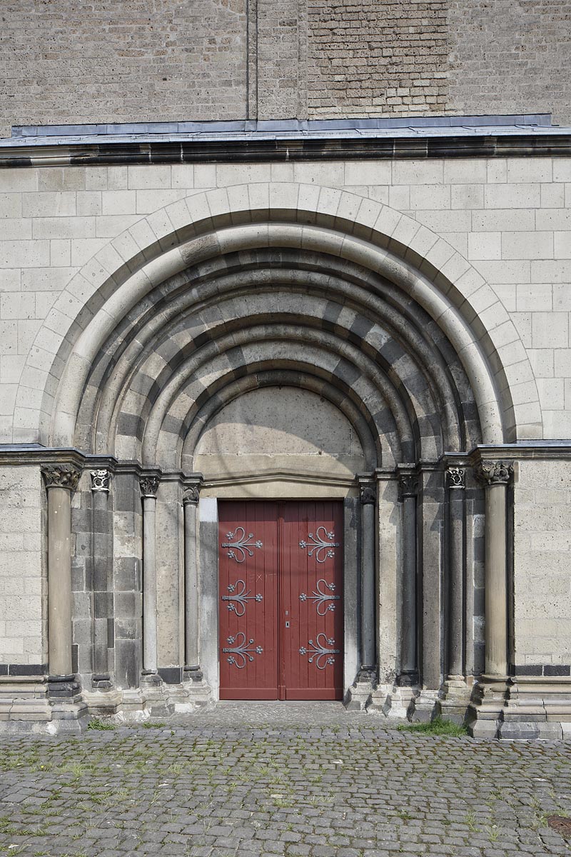 Moenchengladbach, Muenster St. Vitus, Westportal, um 1180, Moenchengladbach, minsterSt.Vitus, west portal.
