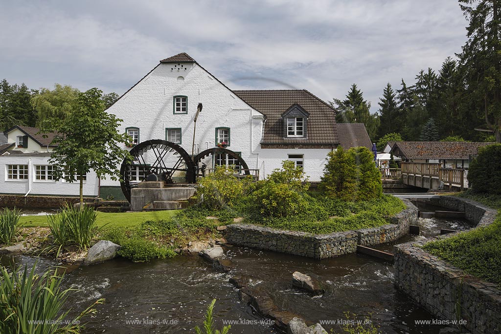 Schwalmtal, Muehlrather Muehle, sie ist die einzige Schwalmmuehle, an der sich noch zwei erhaltene Muehlraeder drehen; Schwalmtal, mill Muehlrather Muehle.