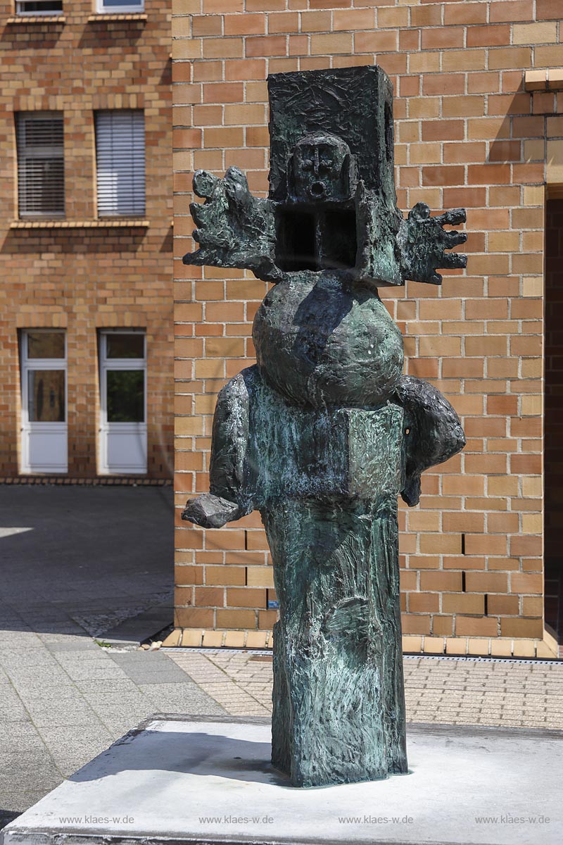 Viersen, Skulpturensammlung Viersen, Skulptur "Kaspar" von "Karl Horst Hoedicke"; Viersen, treasury of sculptures Skulpturensammlung Viersen, sculpture "Kaspar" by "Karl Horst Hoedicke".