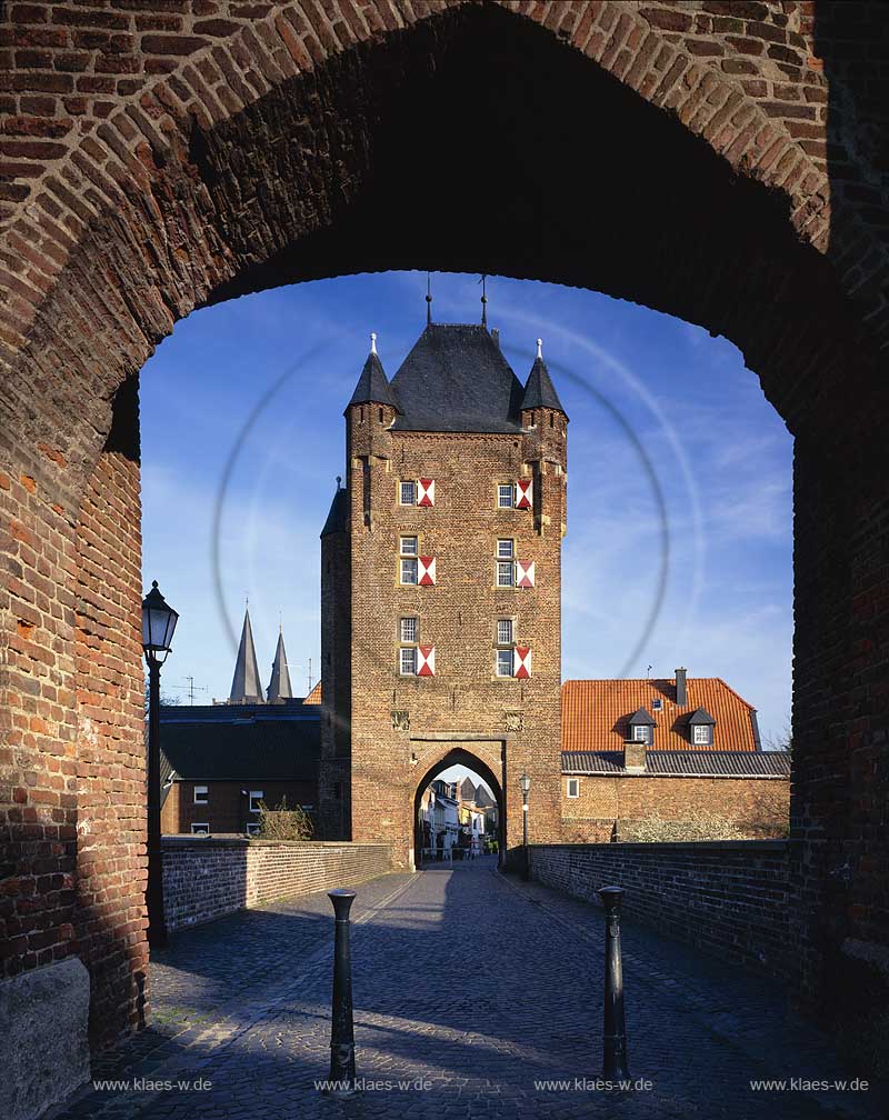 Xanten, Kreis Wesel, Niederrhein, Regierungsbezirk Dsseldorf, Blick auf Klever Tor am Nordwall   