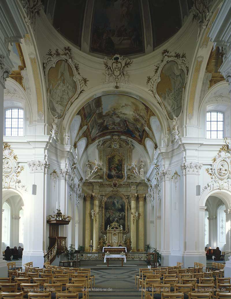 Bueren, Bren, Kreis Paderborn, Regierungsbezirk Detmold, Ostwestfalen, Blick in Spaetbarocke, Sptbarocke Kirche Maria Immaculata, Jesuitenkirche 