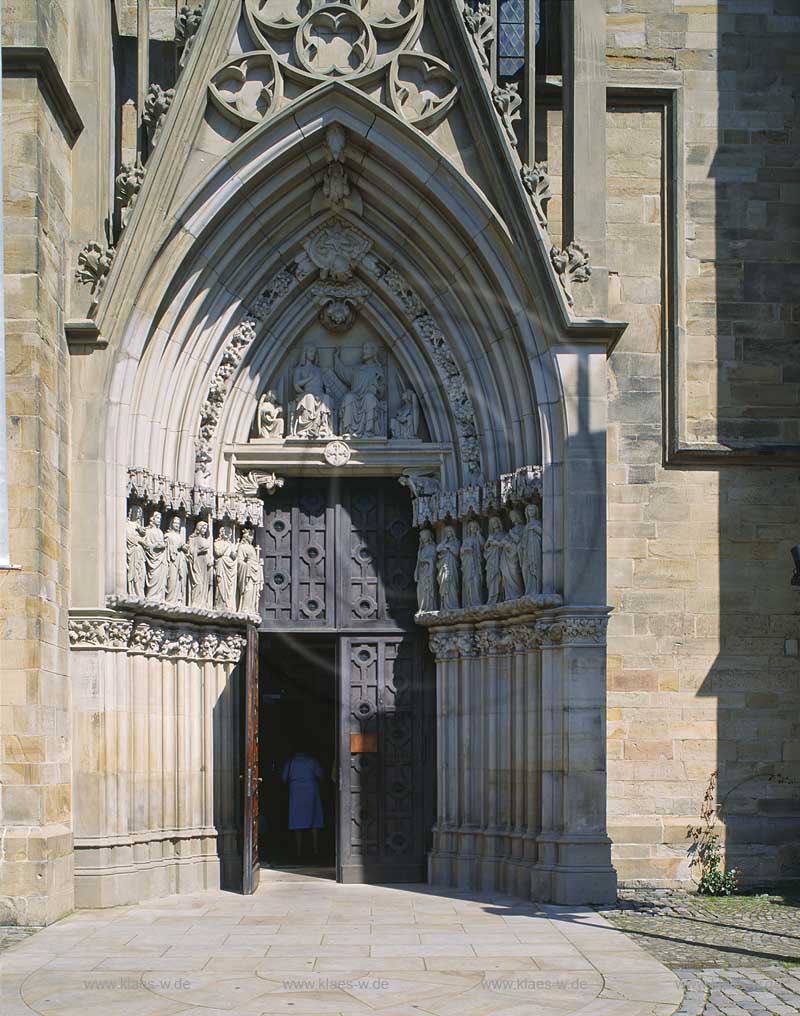 Blick auf das Eingangsportal der Marienkirche in Osnabrueck, Osnabrck in Niedersachsen