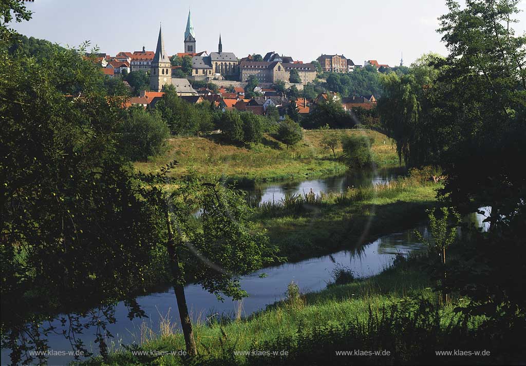 Warburg, Kreis Hxter, Kreis Hoexter, Ostwestfalen, Regierungsbezirk Detmold, Blick zur Stadt mit Diemel  und Landschaft 