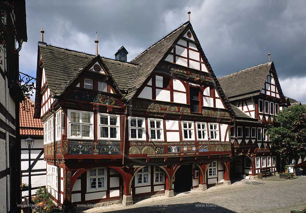 Schieder-Schwalenberg, Kreis Lippe, Regierungsbezirk Detmold, Ostwestfalen, Blick auf Rathaus in Sommerstimmung 