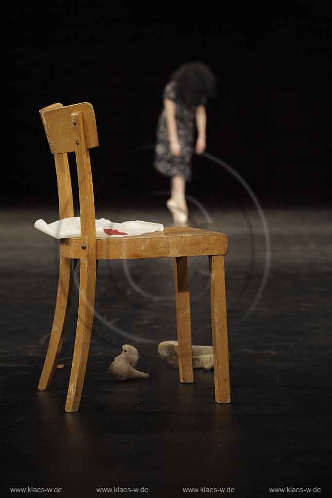 Blick auf Buehne, Bhne des Stadttheater in Wuppertal Elberfeld bei der Generalprobe des Stck, Stueck Victor von Pina Bausch, Tanztheater Pina Bausch