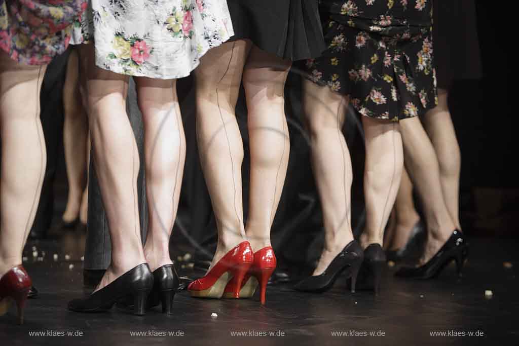 Blick auf Buehne, Bhne des Stadttheater in Wuppertal Elberfeld bei der Generalprobe des Stck, Stueck Victor von Pina Bausch, Tanztheater Pina Bausch