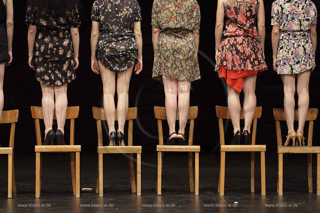 Blick auf Buehne, Bhne des Stadttheater in Wuppertal Elberfeld bei der Generalprobe des Stck, Stueck Victor von Pina Bausch, Tanztheater Pina Bausch