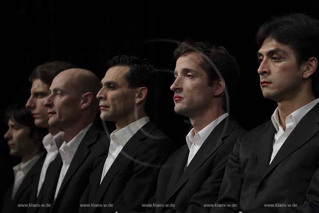 Blick auf Buehne, Bhne des Stadttheater in Wuppertal Elberfeld bei der Generalprobe des Stck, Stueck Victor von Pina Bausch, Tanztheater Pina Bausch