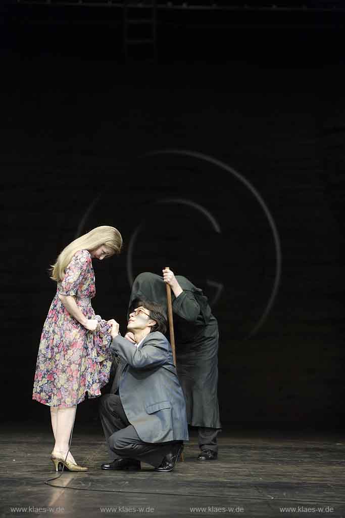 Blick auf Buehne, Bhne des Stadttheater in Wuppertal Elberfeld bei der Generalprobe des Stck, Stueck Victor von Pina Bausch, Tanztheater Pina Bausch