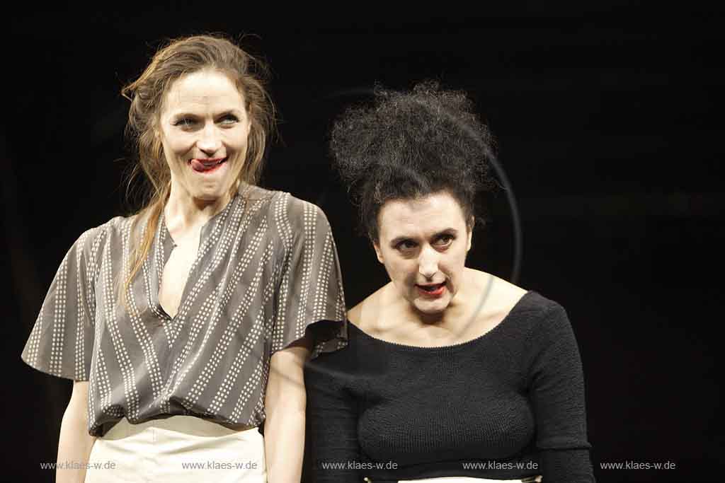 Blick auf Buehne, Bhne des Stadttheater in Wuppertal Elberfeld bei der Generalprobe des Stck, Stueck Victor von Pina Bausch, Tanztheater Pina Bausch