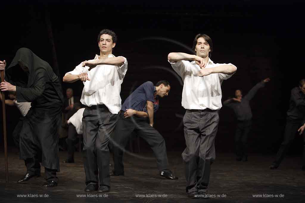 Blick auf Buehne, Bhne des Stadttheater in Wuppertal Elberfeld bei der Generalprobe des Stck, Stueck Victor von Pina Bausch, Tanztheater Pina Bausch