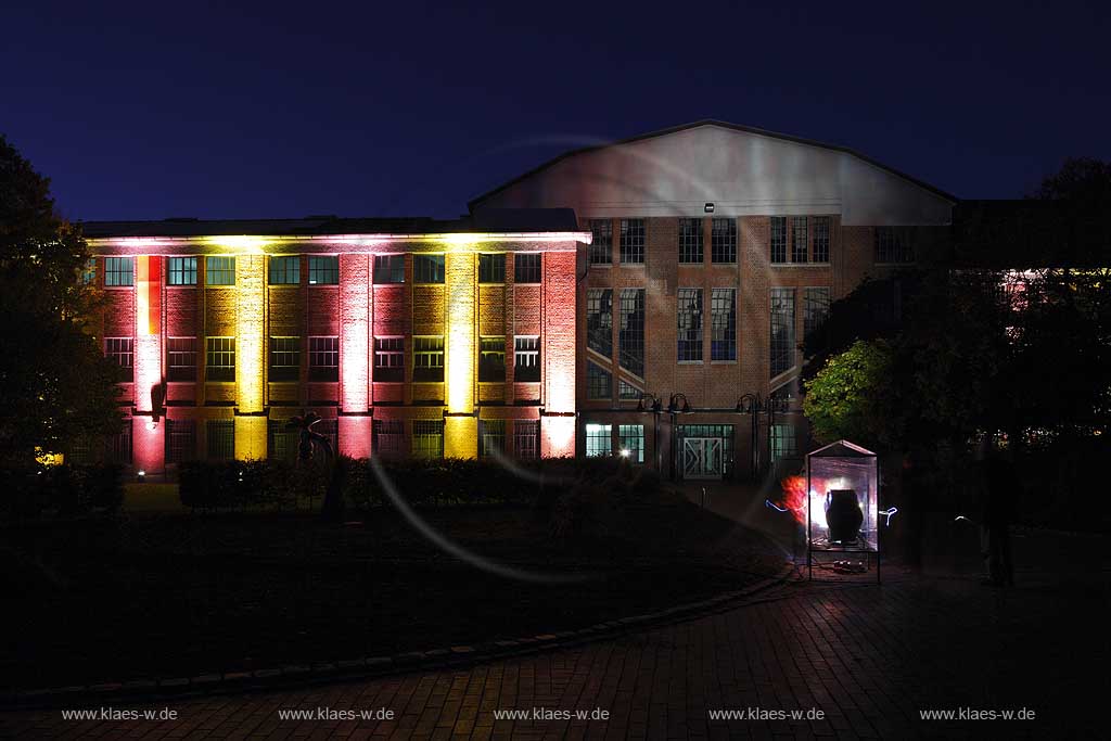 Hamm Maximilianpark waehrend Herbstleuchten Illumination an der Waschkaue; The Maximilianpark Hamm during illuminatin time in autumn.