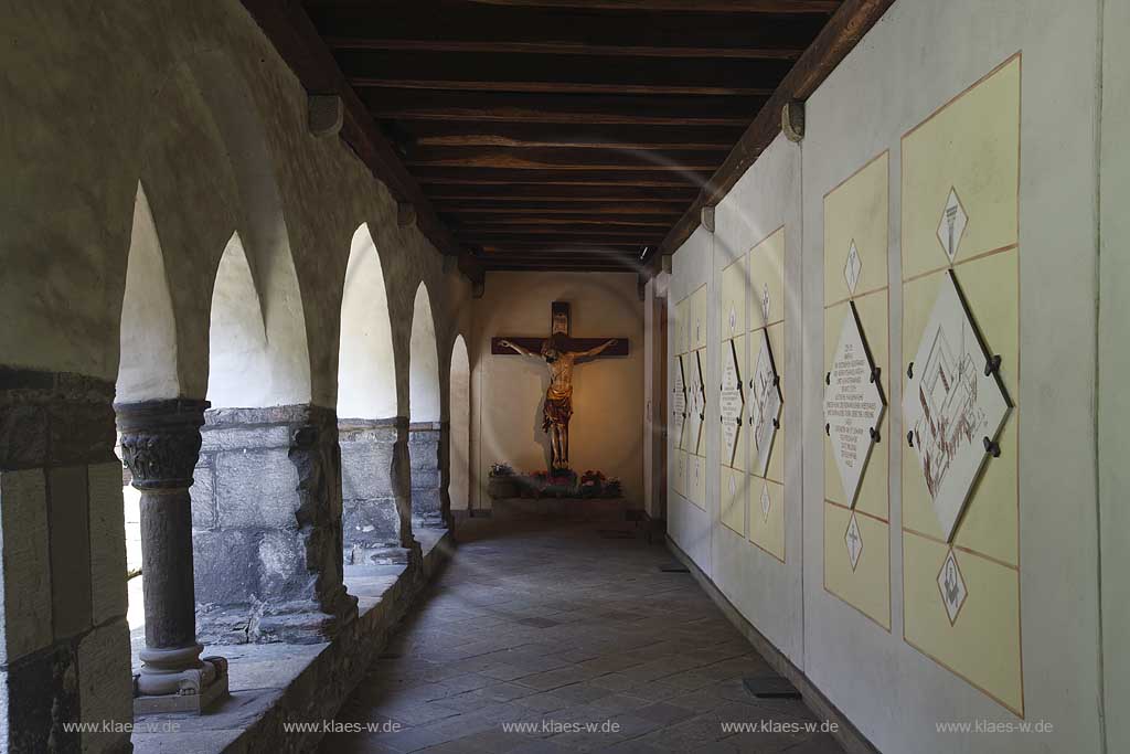 Essen, Dom Kreuzgang, dome cross-coat, cloister