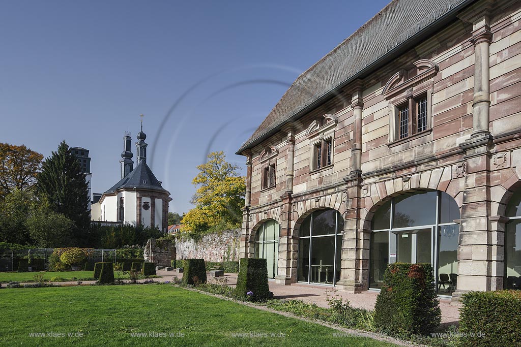 Blieskastel, Blick auf die Orangerie  vorne rechts und auf die Schlosskirche im Hintergrund; Blieskastel, view to the orangerie at the right side and to the church Schlosskirche in the background.