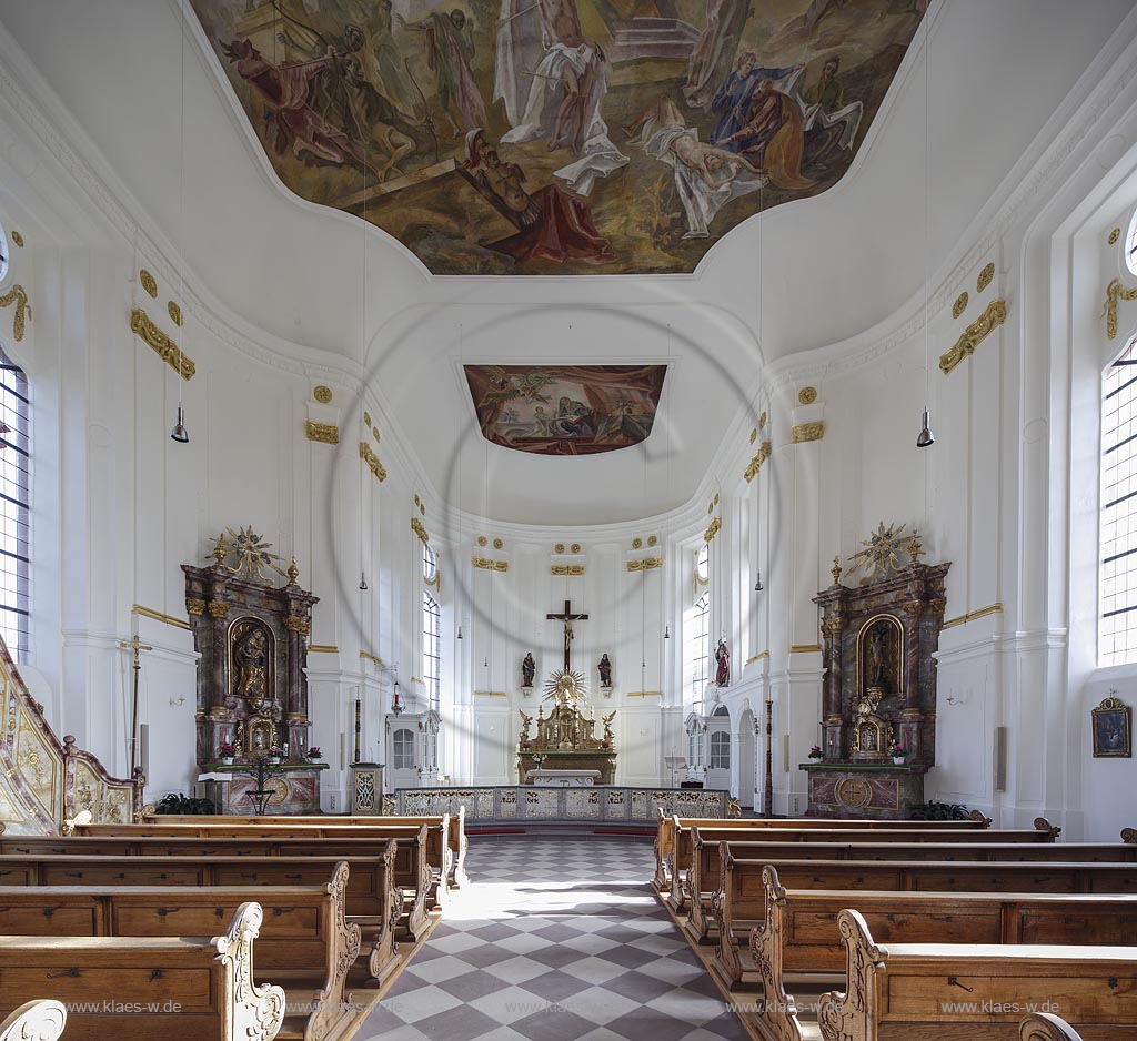 Blieskastel, Schlosskirche St. Anna und St. Phillip, Blick durch das Langhaus zum Altar; Blieskastel, castle church St. Anna and St. Phillip, view through the nave to the altar.