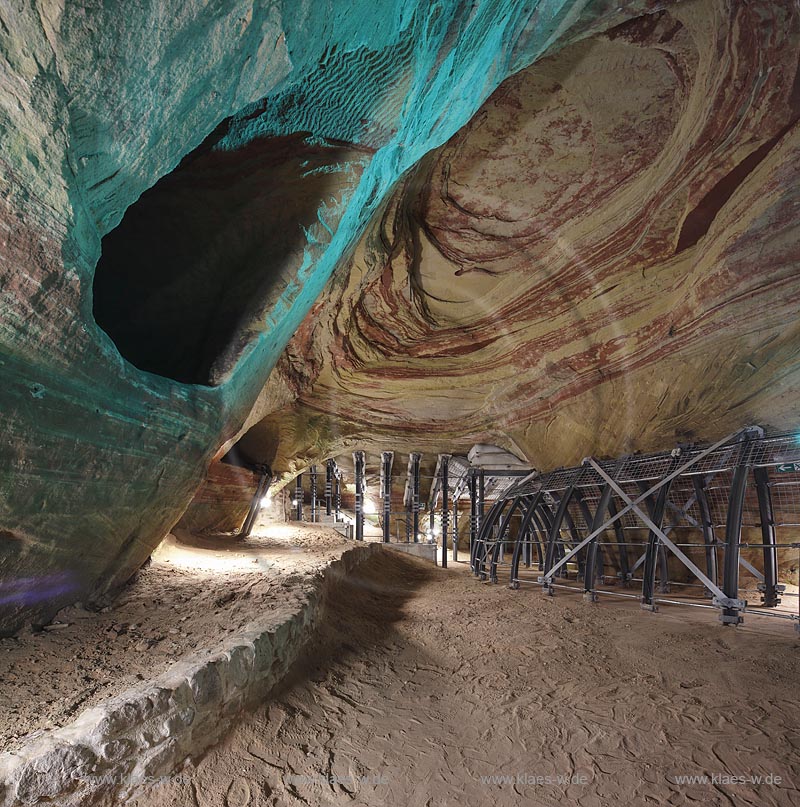 Homburg, Schlossberghoehlen, die nach Angaben der Stadt  die groessten Buntsandsteinhoehlen Europas sind; Homburg, caves Schlossberghoehlen.