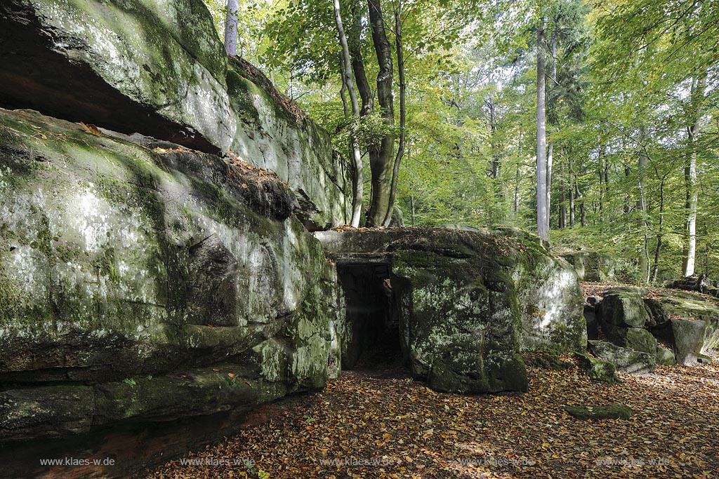 Kirkel-Neuhaeusel, Felsenpfad Freuenbrunnen; Kirkel-Neuhaeusel, rock path Freuenbrunnen.